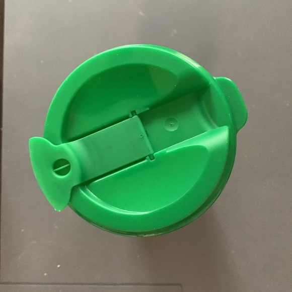 2022 Disney Universal Studios Christmas Happy Holidays Santa CocaCola Cup - Picture 4 of 10